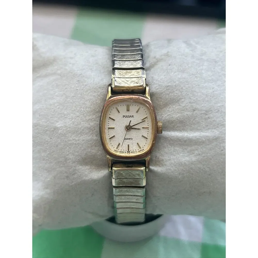 Vintage Pulsar Gold Tone Women’s Quartz Watch V401-5010